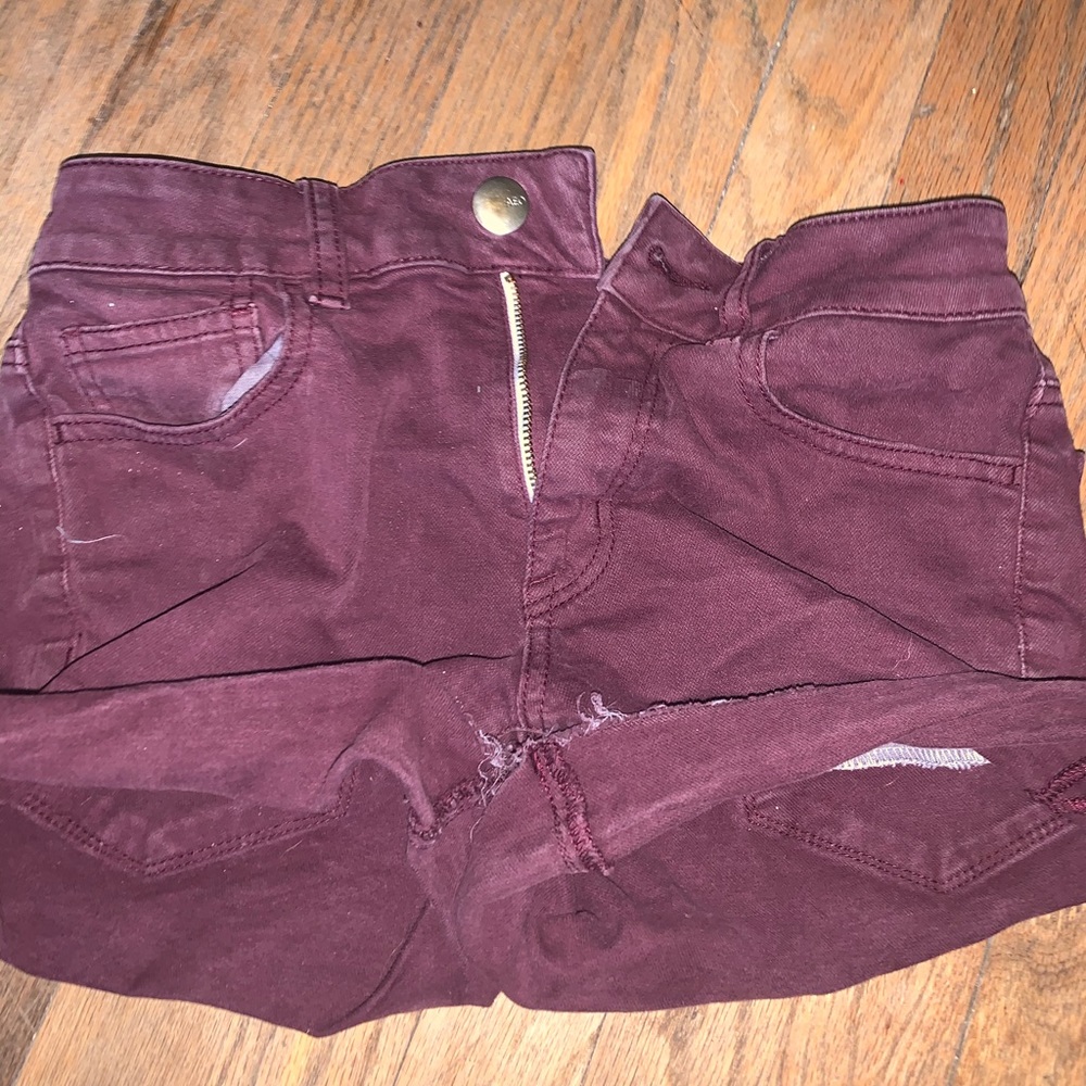 American eagle maroon shorts
